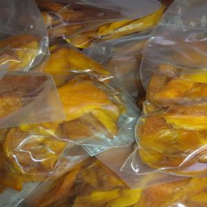  Mangues Séchées Du Burkina Faso - fruits secs et graines grillées nous produisons et exportons les mangues séchées du burkina partout dans le monde. amelie,  kent , lippens,  brook, ..le kg est a 4700 fcfa . nos mangues sont de tres bonnes qualités douces et sucrées,  nous livrons en temps ,  votre satisfaction ,  notre metier .