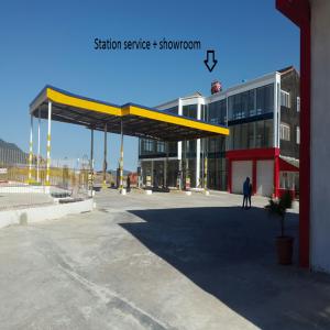  Station Service Louer - Industrie exploitation annaba- à louer station service carburant + differents shops + showroom entièrement en verre et chrome.  première station en allant de berrahal vers annaba;--le showroom dispose d'un monte charge pour voitures 
