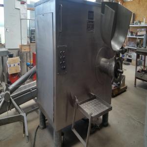  Broyeur Seydelman - matériels machines machine  r&eacute;vis&eacute;e - construction inox - tr&eacute;mie 400 litres - 1 vis d'amen&eacute;e et une vis de broyage - 1 vitesse - puissance 37 kw