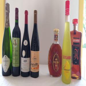  Importateurs De Vins Et Spiritueux - boisson alcoolisée depuis 1992 ,  ma societe michel reboux export exporte des vins et spiritueux francais et europeens -bordeaux ,  rhone ,  champagne ,  alsace ... cognac ,  armagnac ,  calvados ainsi que liqueurs italiennes - amaretto ,  limoncello ..., --vins du piemont ( barolo ) ,  marsala de sicile ;--je recherche de nou