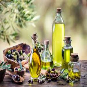  Huile D'olive Extra Vierge, 100% Biologique - huiles huilerie hassen en tunisie --huile d'olive extra vierge,  100% biologique d'une qualité exceptionnelle--*la récolte se fait à la main  --*les moulins  respectent les procédures pour donner des huiles 100% biologiques d'une qualité exceptionnelle--*les huile d’olive 