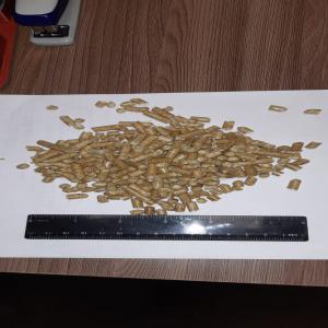  Vente De Granulés De Bois De Résineux - energie renouvelable nous vendons les granulés de bois de résineux (pellets)---origine 100% bois vierge  - diamètre 6mm - longueur 12.6mm - taux d'humidité 6.0% - taux de cendres 0.5% - pouvoir calorifique 4660 kcal/kg - masse volumique apparente - 620kg/m3 - contrôle laboratoire oui - 