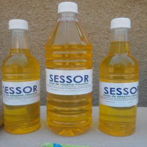  Huiles De Tournesol,sésame, Moringa Et Neem - huiles nous somme une société produisant des huiles pressées à froid. c'est de l'huile de moringa,  de tournesol,  de neem et de sésame.
