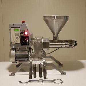  Presse Huile Froid - matériels machines notre machine ''la presse à froid'' produit avec des années d'expérience et de connaissances,  est une presse à vis offrant toutes sortes de capacités de compression des graines oléagineuses.--notre machine convient à toutes sortes de graines; canola,  