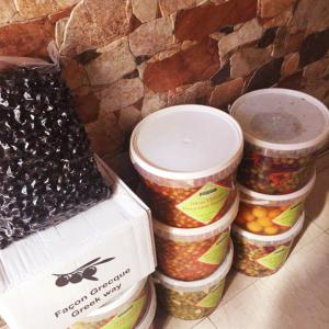  Olives Marocaine - conditionnement olives en conserve &agrave; vendre en saumure,  olive verte piquante,  non piquante ou olive noir fa&ccedil;on grecque... prix comp&eacute;titifs!