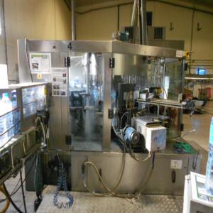  Ligne D'embouteillage Eau Plate - matériels machines comprenant ---1 compresseur 40 bars--1 souffleuse sbo12 sidel -serie 2 avec mouleries 0.5l et 1.5l--1 tribloc de remplissage--1 &eacute;tiqueteuse --1 fardeleuse cermex  ouest conditionnement --1 palettiseur bercki--film en production sur demande --pour tous renseignements compl&eacute;mentaires --n