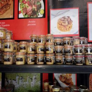  Foie Gras Entier Du Sud Ouest - viandes et oeufs propose bocaux de foie gras entier de canard origine  gers sud ouest  france --en bocaux de 90 gr   130 gr  180 gr  et 310 gr  pour grossiste et particulier  .