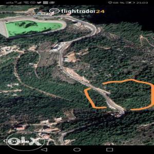  Partenariat, Vente Ou Location - mine terrain concession bonjour mr mme---- ----je suis proprietaire de plusieurs terrain au liban sud une region tres touristique verte et montagneuse et j'ai un tres beau terrain d'une superficie de 21850 mettre carre sur une route principal qui est d'une valeur actuellement de 4 ooo ooo de dollars american et je cherche 