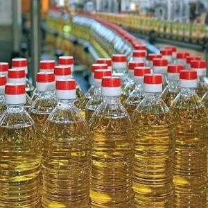  Refined Palm Oil - huiles we are manufacturer and producer of the rbd palm oil olein. our rbd palm oil olein is well refined,  well bleached and properly deodorized for human consumption and healthy for human health. we sell at a very low and good price and our oil is properly suitable for cooking and for frying.---- ----desc