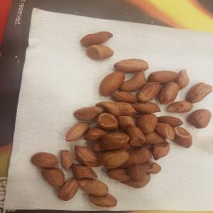  Arachide Sec - fruits secs et graines grillées je cherche un fournisseur d'arachide sec. j'ai besoin de cinq mille tonnes par mois,  pour un contrat de un an . je vis en côte-d'ivoire