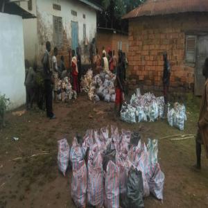  Cuivre Brut - métaux produit- cuivre brut (azurit)--qualite- pure--quantte- 50 tonnes--prix- cours du jour--provenance- pointe noire (congo brazzaville)--