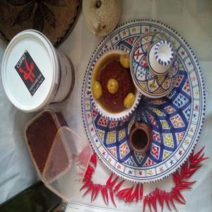  Harissa Arbi Tunisienne Marque Cuipat - épices aromates harissa arbi diari  traditionnelle tunisienne  avec pâte de piment rouge et piquante séchée  au soleil ,  épicée et sans aucun conservateur .--l ajout de l huile d olive vierge pure ou bien végétale est selon demande du client --tous nos ingrédie