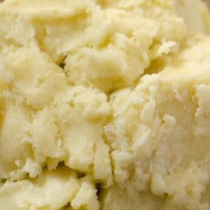  Beurre De Karité Naturel - matières grasses du beurre de karit&eacute; brut sans addictif ni colorant fabriqu&eacute; au b&eacute;nin --avec une odeur l&eacute;g&egrave;re et une colorie jaune p&acirc;le .