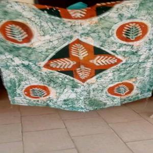  Draps Et Textile Teinte En Vente Pur Coton - autres je fais dans la teinture des tissus,  draps et taies des nappes et napperons pour embellir votre maison en mode africaine. de tr&egrave;s beau motifs uniquement sur commande