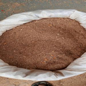  Aliment De Bétailles Tous Ruminants - céréales je dispose d'un grand stock d'aliment de bétailles tous ruminants à vendre à 7500fcfa le sac pour une quantité minimale de 20 tonnes.