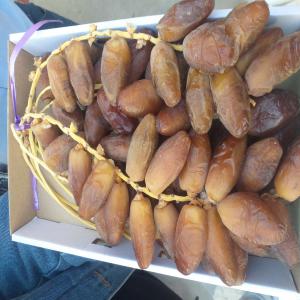  Dattes En Gros/demi Gros. - fruits et légumes bonjour &agrave; vous,  --n'h&eacute;sitez pas &agrave; nous contacter pour plus de renseignements,  nous sommes une &eacute;quipe jeune et dynamique qui acheminont des dattes de qualit&eacute; sup&eacute;rieure du producteur au distributeur avec un suivi qualit&eacute;. --originaire de la r&eacute;gi