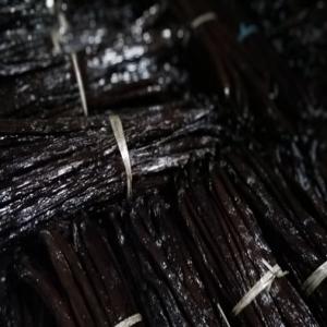  Vanille De Madagascar - épices aromates société basée à antalaha madagascar,  spécialisée dans la préparation et l'exportation de vanille,  dispose de vanille récolte 2019,  qualité noire gourmet,  tk,  rouge,  cuts et poudre.--nous pouvons gérer pour le client l'expéd