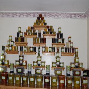  Vente Olives,piments, Abricots,cornichons, Câpres - fruits et légumes bonsoir a tous ,  nous sommes  installée à taourirt au maroc  ,  nous cherchons des grossistes et clients sérieux dans le reste du monde ,  intéressés par nos produits agroalimentaires ( légumes et fruits ) ,  ainsi que toutes boites de conserve et conditionn&ea