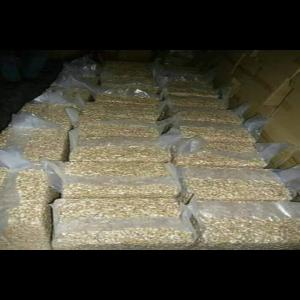  Offre Noix De Cajou Amandes Décortiquées - fruits secs et graines grillées bonjour,  notre structure est à la recherche de clients qui seraient intéressés par les noix de cajou provenant de l'afrique de l'ouest (guinée bissau,  sénégal, ...). ci-dessous le prix en euros par kilo--w240- 8 et w320- 7.5--sw. - 6 et ssw. - 5.5--dw- 5.5 et