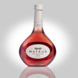  Mateus Rosé Pour Le Cameroun, Le Congo Et La Rdc - vins offre exclusive du mateus pour le cameroun,  le congo et la rdc. ce célèbre vin portugais est à votre disposition à 2, 40 € / btle.--n'hésitez pas à me contacter pour plus de détails.