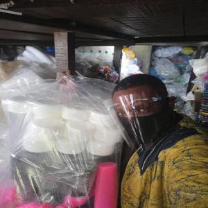  Emballage Vide De Produits Cosmétiques - conditionnement contrairement à plusieurs pays africains,   en côte d'ivoire,  il y a bcp d'hévea et avec le caoutchouc,  on fabrique ici des jolis  emballages pour produits cosmétiques.----si tu es au bénin,  au togo,  au mali,  au burkina faso,  au sénégal,  gabon,  les 2 co