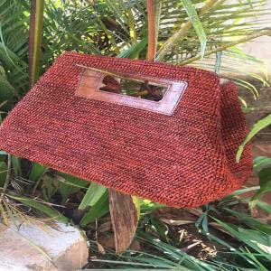  Sac Raphia Crocheté - matiere vegetale sac fait mains,  d'origine madagascar.--existe en differentes couleurs de votre choix. --en taille unique. --
