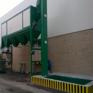 Matériels Industriels Pour La Châtaigne. - matériels machines vend materiels d'occasion de marque italienne  nunziata  tres peu servis.--calibreuse 7 trous du 29 au +36. = 30.000€--pre-calibreuse complète avec aspirateur et vis sans fin + tapis du 25/26/28/+28. = 30.000€--tapis roulant pour le tri avant emballage.= 6.000€--ensacheuse de 5 a 30kg.= 12.00
