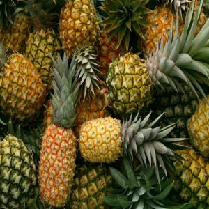  Ananas Et Coco En Provenance D'afrique De L'ouest - fruits et légumes fournisseur d ananas frais et de coco cherche des clients pour exportation. nous exportons jusqu'à 40 tonnes de chacune des 2 marchandises tous les mois. --conditionnement selon l'acheteur----achat fob- sans les frais de transport,  autres frais afférent et sans les assurances. --