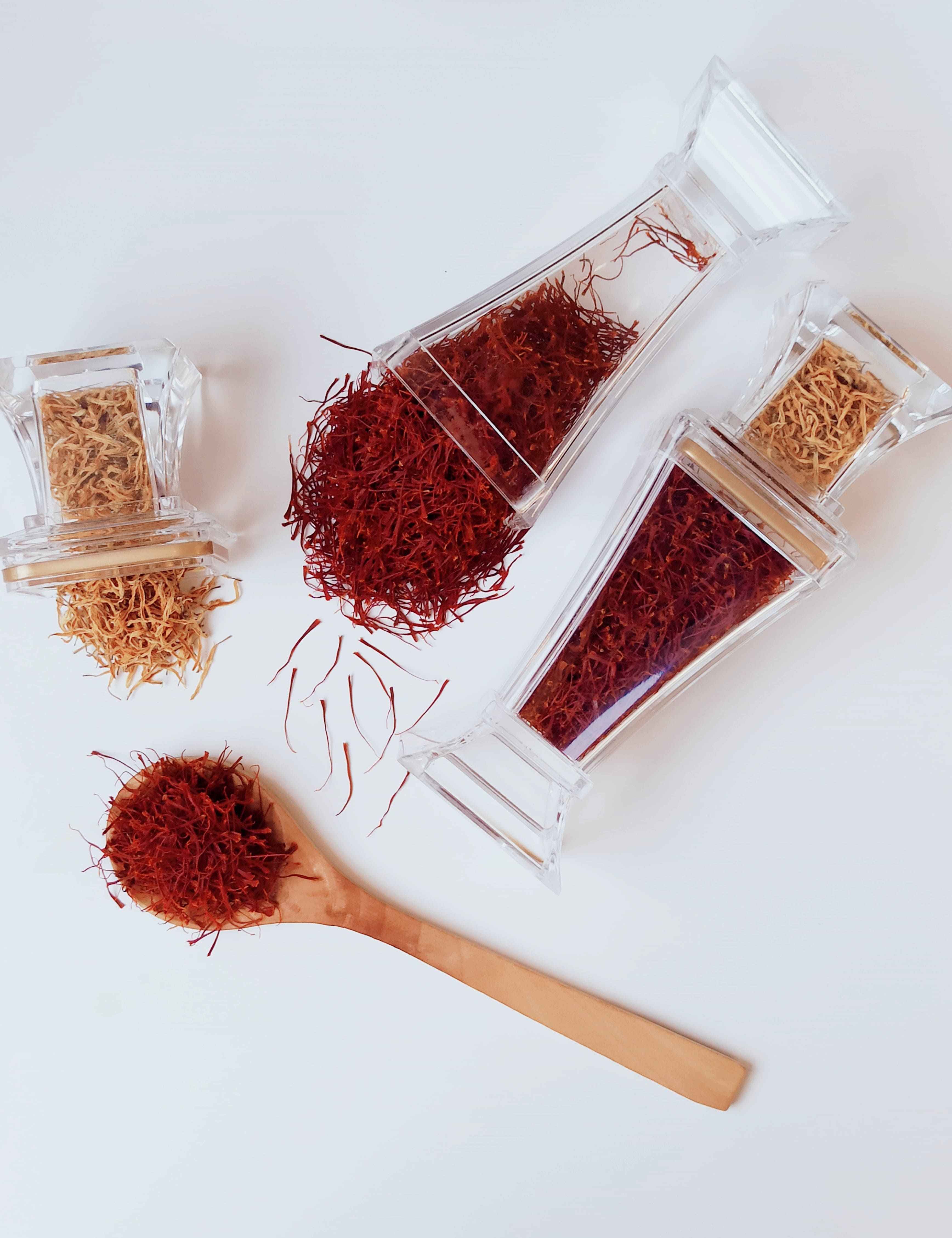  Safran Iranien Organique En Filaments - épices aromates bonjour,  --pour l'achat d'un mini-bocal,  contenant 5 grammes de safran,  nous vous offrons un échantillon d'étamine de safran qui,  elle aussi,  possède des vertus gastronomiques et médicinales.--nous sommes une société de distribution et marketing accompagnant