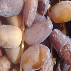  Datte Classe1 - fruits et légumes bonjour désirez-vous acheter de meilleur datte de premier choix comme l'indique notre photo réel avec- usine de conditionnement agrée,  choix d'emballages,  expédition rapide,  et très bon prix. merci de nous faire suite de votre demande.