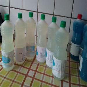  Produits Pour Entretien - hygiene entretien je fais dans la fabrication des produits d entretien pour maisons et bureaux.--les produits d entretien ( eau de javel hyper nettoyant et blanchiment et près à utilisation)et ( le détergent liquide multi usages qui nettoie en profondeur sol,  carreaux,  vaisselle et lessive). 