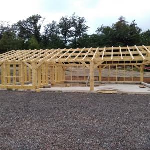  Kit Carport Ossature Bois Hangar - bois charbon fibre garage 2 pans  pour 2 v&eacute;hicules  longueur 10 m&egrave;tres x 6 m&egrave;tres  ,  ossature bois massif trait&eacute;e.--livr&eacute;  pret a monter  avec visserie et notice de montage . livraison possible .--n'h&eacute;sitez pas a nous contacter nous  &eacute;tudierons votre  demande .--autre d