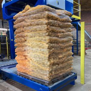  Pommes De Terre Et Oignons (france) - fruits et légumes exportation pommes de terre et oignons conditionnés en sacs de 5,  10,  15,  20,  25 kgs--pommes de terre jaunes ou rouges toutes variétés possibles--oignons jaunes et rouges calibre 35-50 / 40-60 / 50-70--livraison hebdomadaire régulière--recherche de partenaires s&ea