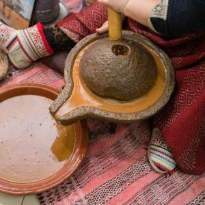  Huile D'argan - huiles bonsoir--je suis un commerçant de huile d'argan 100% naturel ,  je cherche des clients potentiels qui veulent acheté une grande quantité.--pour toute information complémentaire , n hésitez pas à me contacter--bon fin de journée 