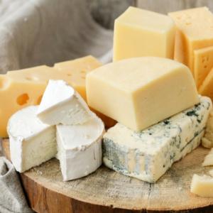  Fromage Aop - lait et produits laitiers bonjour,  notre usine de fromage située en franche-comté propose des fromages aop comté,  beaufort,  cheddar,  emmental,  fourme d'ambre, ... des plateaux et barquettes de fromage conditionnés,  en tranches ou en cubes. produits qualitatifs et prix compétitifs. pour toute