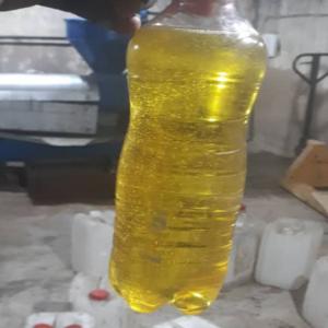 Huile D'arachide Filtrée(non Raffinée) Ou Brute - huiles bonjour industrie est une société agro alimentaire qui dirige une coopérative d'unité de transformation primaire de l'arachide en huile dans le baol.--nous sommes plus d'une centaine d'unités et sommes capable de fournir 300000l d'huile d'arachide/jour en pleine sa