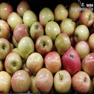  Pomme - fruits et légumes je met en vente une grande quantit&eacute; de pommes (midelt),  commande en tonnes--photo non contractulle,  merci de me contacter pour un rendez-vous 