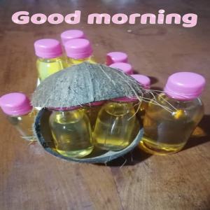  Huile De Noix De Coco Et Huile De Cacao Naturelle - huiles l'huile de noix de coco est tout simplement un aliment   santé polyvalent. non seulement c'est une huile de cuisine, ses utilisations sont  iinnombrables. du déodorant au dentifrice et à la lotion corporelle en passant par la perte de poids --ses bienfaits ---attenu les rides et 