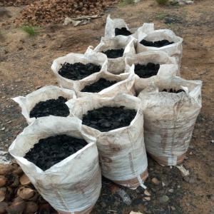  Matière Première En Stock - autres structure basé en côte d'ivoire pouvant fournir des.matieres première agricole ----coques de charbon de coco carbonisé --- coco --- matières grasses ----etc .--