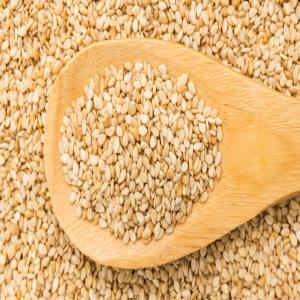  Sésame Pure Et Bonne Qualité - fruits secs et graines grillées nous avions du sésame pure d'afrique du bonne qualité disponible en quantité dans l'usine ,  nous cherchons des clients pret a payer merci.