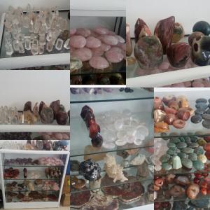  Produits Miniers De Madagascar - pierre roche soci&eacute;t&eacute; lapidaire et exportateur des produits miniers de madagascar.--pierres - industrielles,  fines et pr&eacute;cieuses - brutes ou taill&eacute;s de tout les formes.----- labradorite--- quartz--- cristal--- fluorines--- morganite--- rodonite--et biens d'autres----pour les informatio