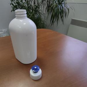  Destockage 10 000 Flacons 500 Ml, Avec Bouchons - conditionnement destockage flacons neufs avec bouchons.--flacon oblong de 500 ml pet blanc bague 28/410,  bouchon push-pull bague blanche top bleu 28/410--quantit&eacute; disponible 10.000 --prix - 0.20   ht unitaire,  d&eacute;part usine--sur palettes d'origine,  marchandise neuve--