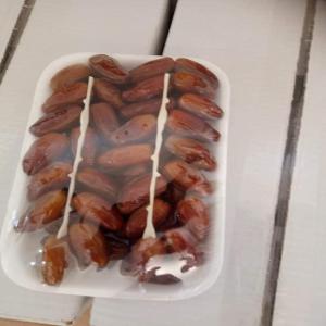  Datte Deglet Nour Conditionnée. Poids Net 500g. - fruits et légumes nous somme la soci&eacute;t&eacute; rimen trading qui est implant&eacute;e en tunisie et sp&eacute;cialis&eacute;e dans l'exportation des datte deglet nour tunisie avec des diff&eacute;rents articles.--on a satisfait les client au niveau qualit&eacute; et quantit&eacute; qui demande.--et pour le mod