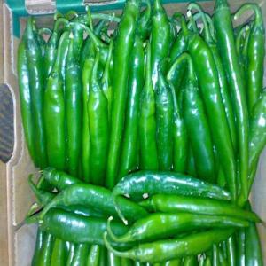  Piment - fruits et légumes les bienfaits du piment sur la sant&eacute; - source de vitamine c,  b6 et k. source de fer,  de cuivre,  de mangan&egrave;se. le piment favorise la perte de poids gr&acirc;ce &agrave; son effet coupe-faim.tr&egrave;s bonne qualit&eacute; tr&egrave;s bon service tr&egrave;s bon prix.