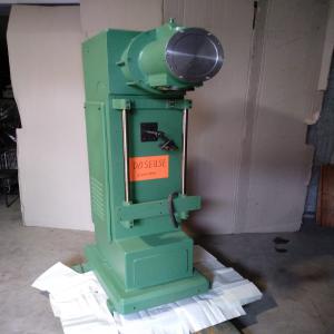  Doseuse Luciani Modele 5,5 - conditionnement doseuse luciani mod&egrave;le dl 5 5 volum&eacute;trique pour produits liquides et semi dense ( huile alimentaires ou min&eacute;raux sirops jus de fruit lait condens&eacute; etc avec capacit&eacute; de 1 &agrave; 5 5 litres ( ou 10 litres avec deux cycles de dosage). avec armoire &eacute