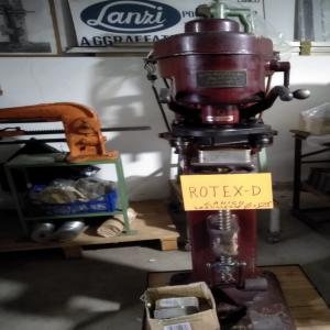  Lanico Rotex - matériels machines la n i c o / r o t e x  d   sertisseuse &agrave; boite roulant pour bo&icirc;tes rondes et irr&eacute;guli&egrave;res (boites carr&eacute;es et autre format) pour diam&egrave;tre ou diagonal min 50 mm et max 200 mm. hauteur maximale bo&icirc;te 300 mm. avec p&eacute;dale et 2 leviers pour les 2 roul