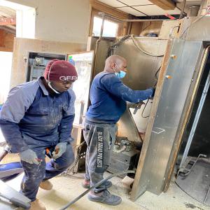  Vendeur Materiels Boulangerie-patisserie-restaura - matériels machines nous sommes une soci&eacute;t&eacute; sp&eacute;cialis&eacute;e dans la vente et maintenance des machines de boulangeries-p&acirc;tisseries-restaurants; on recherche des partenaires en afrique subsaharienne qui peuvent nous trouver des clients. nous d&eacute;montons nous meme des fours de toutes mar