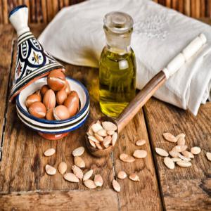  Argan, Miel, Peanut Butter - fruits secs et graines grillées coopérative agricole,  exerce dans le secteur argan et produit alimentaires,  spécialisée dans la production,  la commercialisation et la valorisation des produits locaux,  ainsi que de l'huile d'argan naturelle pour l'alimentation et les cosmétiques,  ainsi que la production 