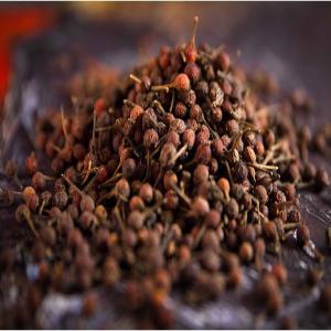  Poivre Sauvage Voatsiperifery Et Vanille Gourmet - épices aromates arrivage poivre sauvage  voatsiperifery  et vanille gourmet de madagascar production 2023. produit disponible dans notre entrepôt en france--ce sont des produits phares de notre établissement et nous fournissons à partir de 1kg à 100kg--pour les professionnels et les conso