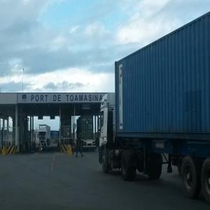  Votre Représentant Madagascar - emploi représentation bonjour, --vous souhaitez investir et vous implanter à madagascar?--nous pouvons etre votre associé/partenaire/représentant.--nous sommes sérieux,  professionnel,  et avons une solide expérience dans l'import/export.--nous pouvons élaborer un business plan avec